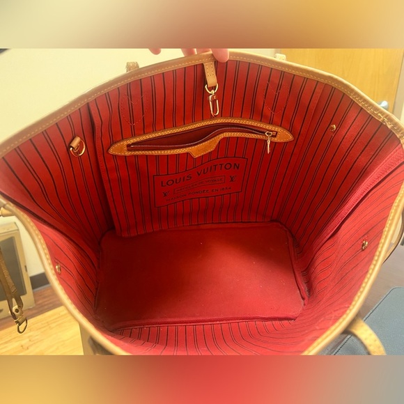 Authentic Louis Vuitton Neverfull MM - Picture 10 of 14